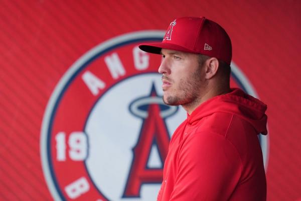 Mike Trout (knee) undergoing examination after setback