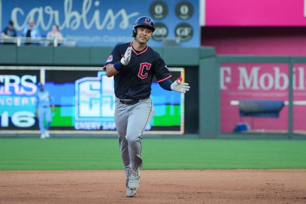 Steven Kwan, Guardians beat Royals to split doubleheader