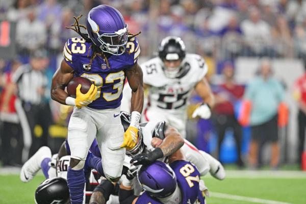 Report: Vikings to activate RB Aaron Jones off IR