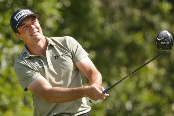 Viktor Hovland rallies past Justin Thomas to win Valspar Championship