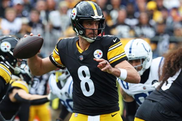 Aaron Rodgers, Steelers seek to quiet noise vs. Chargers