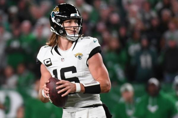 Reports: Jaguars QB Trevor Lawrence to sit out vs. Vikings thumbnail