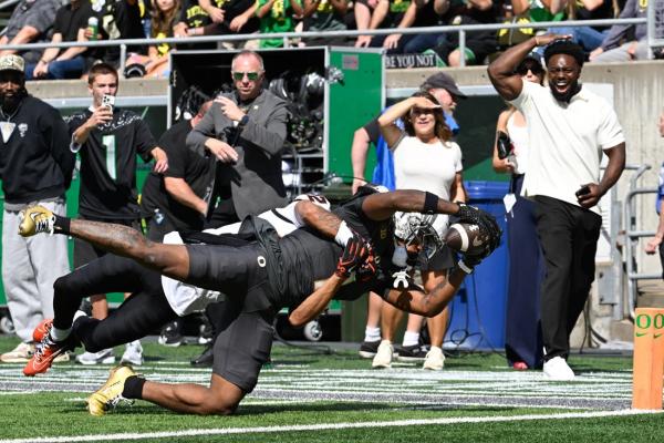 No. 6 Oregon crushes rival Oregon State ahead of Penn State showdown