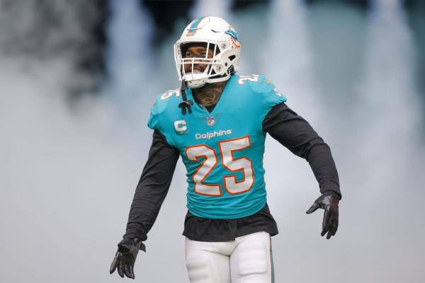 Report: CB Xavien Howard, RB Leonard Fournette visiting Bengals thumbnail