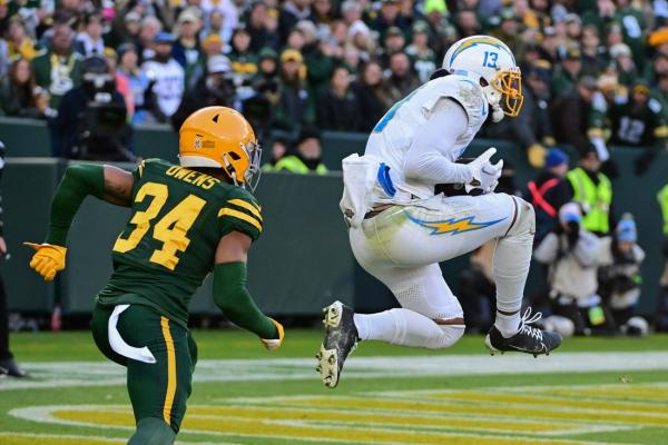 Keenan Allen reunites with Chargers on one-year deal