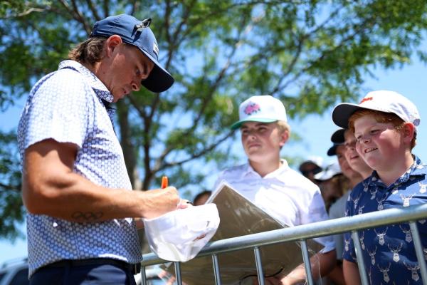 Rickie Fowler climbing FedExCup points list, but he seeks more