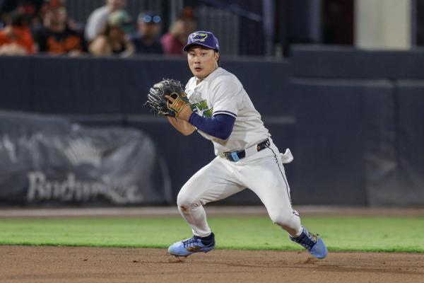 Rays SS Ha-Seong Kim (back) placed on IL