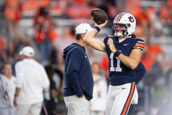 Auburn visits Arkansas with both teams hoping to halt skids