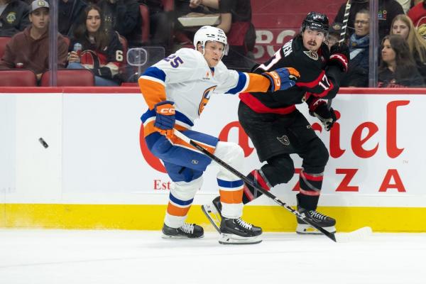 Islanders grab 3-goal lead, hang on to edge Senators