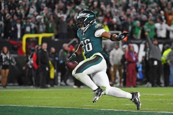 Rested Eagles take win streak into matchup with Rams