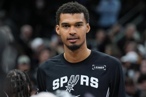 Victor Wembanyama’s status in flux as Spurs tangle with Lakers