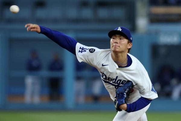 Dodgers smack 4 homers, coast to victory over A’s