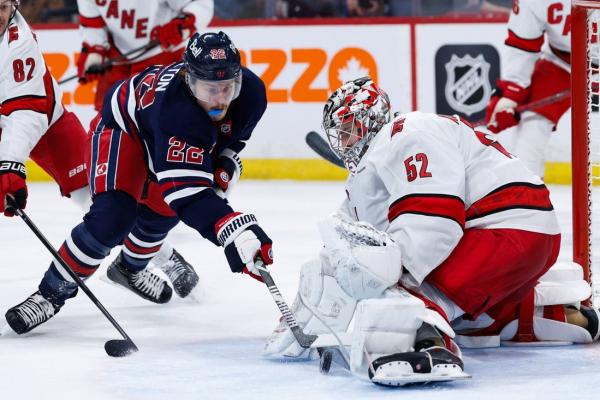 Eric Comrie, streaking Jets shut out Hurricanes