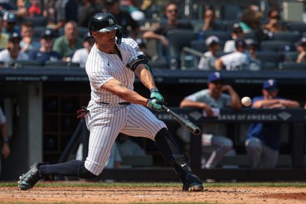 Yankees' stars collect homers before Rangers' comeback falls short thumbnail