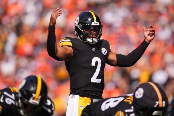 Steelers stick with QB Justin Fields, avoid ‘hypotheticals’ around Russell Wilson