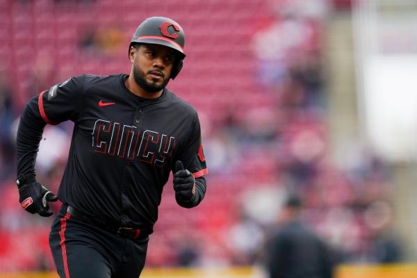 Reds release INF Jeimer Candelario after struggles