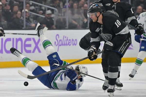 Kings' OT hero Adrian Kempe strikes again vs. Canucks