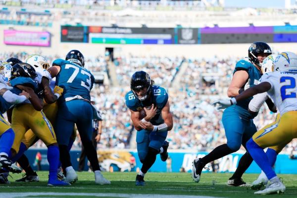 Jaguars continue playoff push, Jets’ plan jumbled by injuries