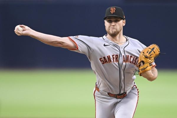 Giants place RHP Landen Roupp (knee) on IL