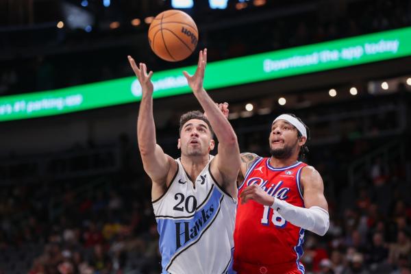 Hawks continue hot streak as 76ers keep sliding