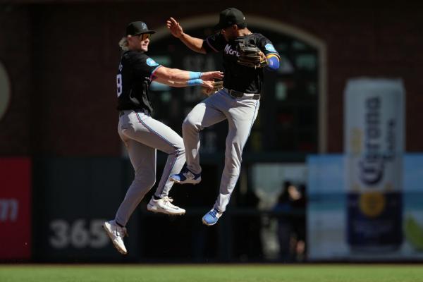 Marlins complete series victory over Giants thumbnail