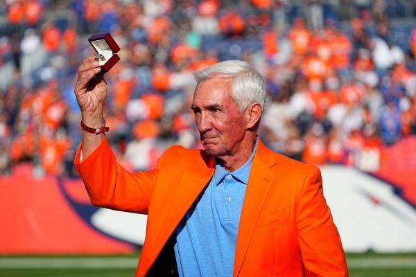 Mike Shanahan, Mike Holmgren among 9 coaching candidates for HOF