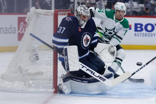 Visiting Jets looking to extend series against Stars