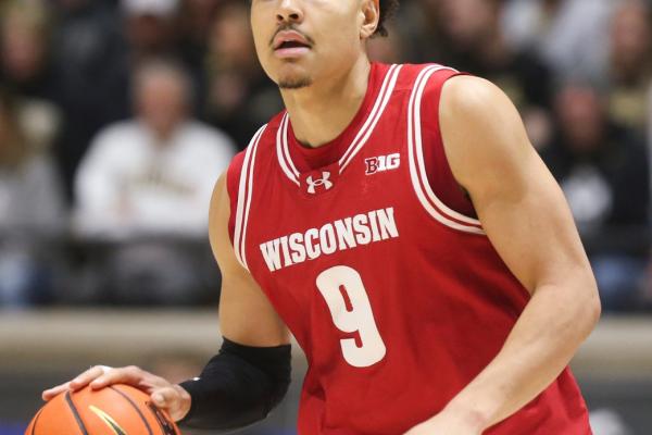 John Tonje scores 31 to carry No. 11 Wisconsin past Illinois