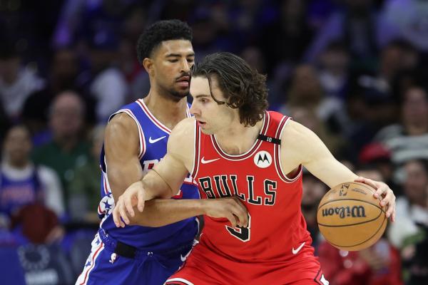 Josh Giddey, Bulls blast 76ers