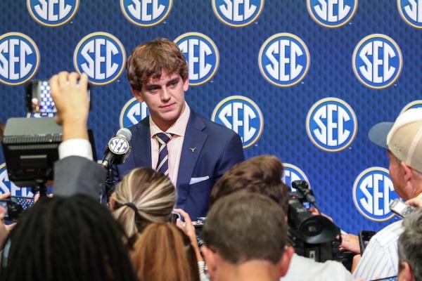 Archie Manning: Grandson Arch not a guarantee for 2026 draft