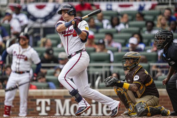 Jake Cronenworth's blast helps Padres sink Braves thumbnail