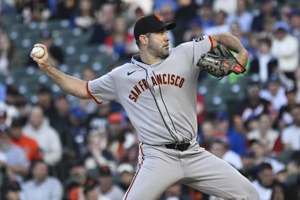 After blowing 9th-inning lead, Giants erupt for 9 runs in 11th to top Cubs