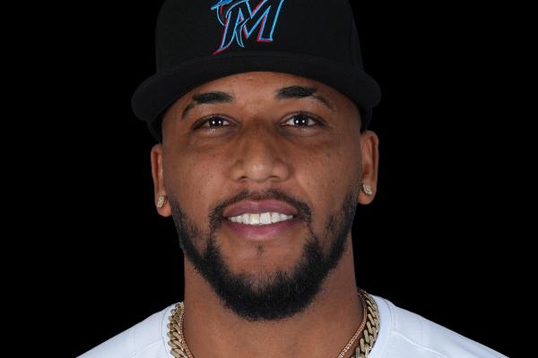 Blue Jays acquire RHP Robinson Pina from Marlins