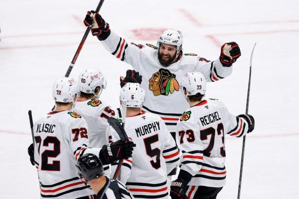 Ryan Donato nets pair as Blackhawks take down Avalanche