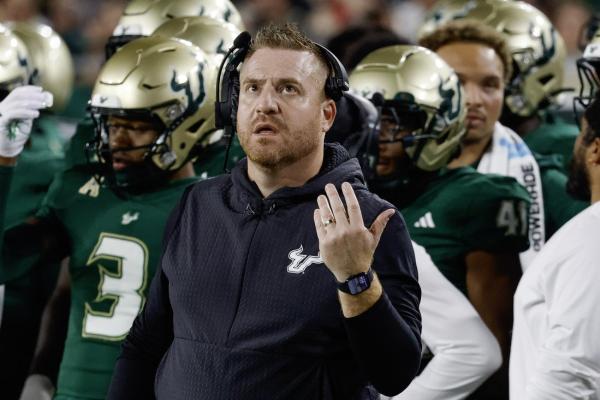 Memphis uncertain who will line up at QB against No. 18 USF