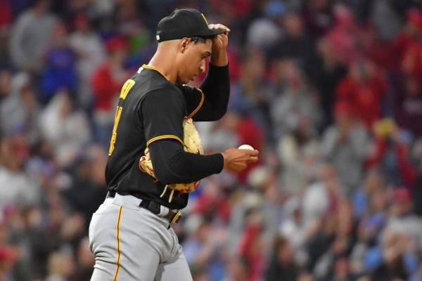 Pirates promote RHP Cam Sanders, demote RHP Johan Oviedo thumbnail