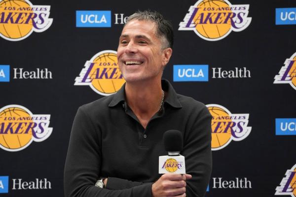 Lakers extend GM Rob Pelinka, add president to title