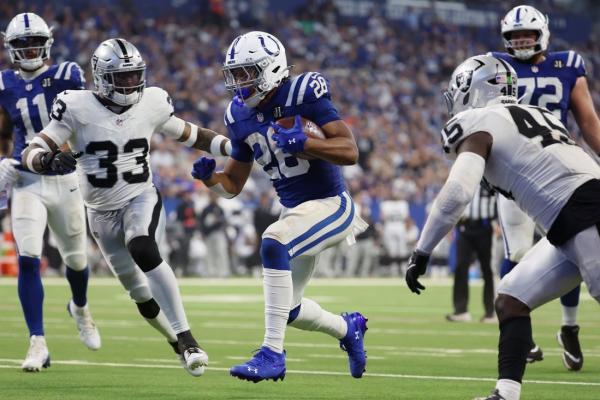 Jonathan Taylor, Colts steamroll Raiders 40-6
