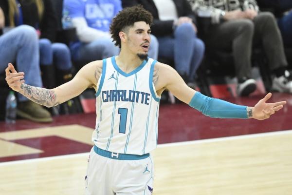 LaMelo Ball, Hornets beat Suns to stop 10-game slide