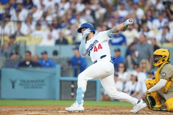Dodgers top Padres on Will Smith’s pinch walk-off homer