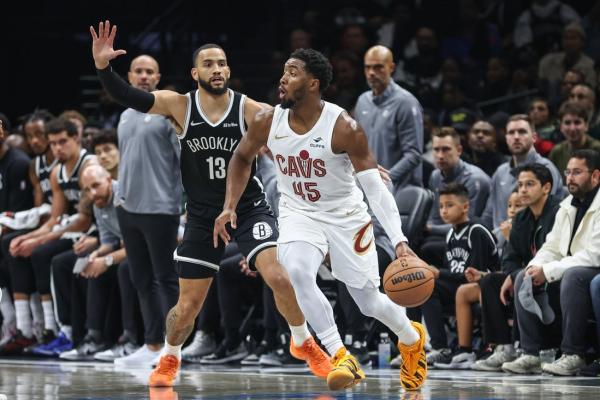 Donovan Mitchell blazes Nets with 35 as Cavs hold on