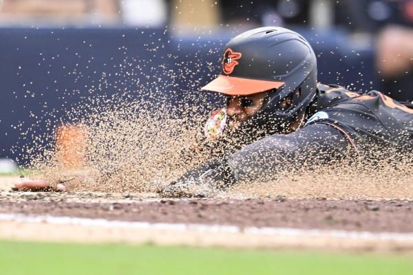 Dylan Beavers, Orioles fend off Padres