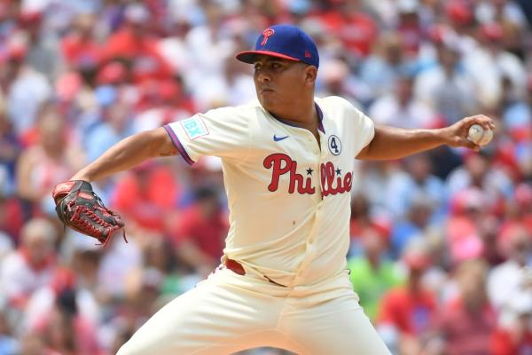 Brewers win seventh straight in earning sweep of Phillies