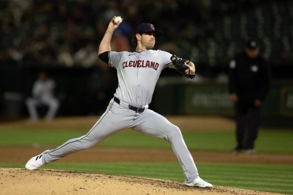 Reports: RHP Shane Bieber, Guardians agree to one-year deal