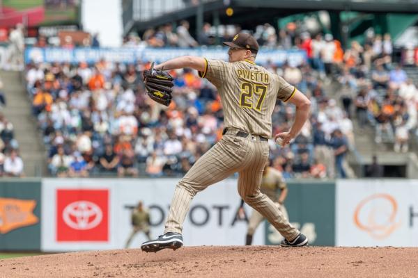 Padres blow past Giants to complete sweep