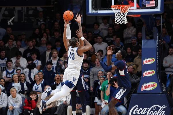 Villanova withstands second-half comeback, topples No. 9 UConn