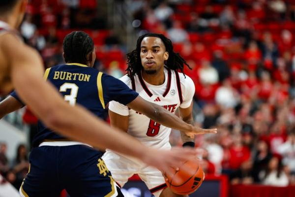 NC State uses late free throw to slide past Notre Dame