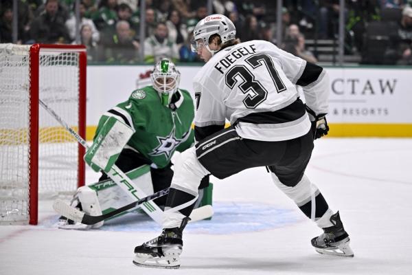 Casey DeSmith, Stars extend Kings' scoring slump