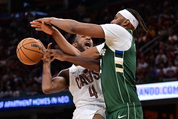 Evan Mobley’s clutch free throws lift Cavs over Bucks