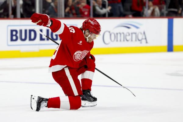 Patrick Kane, Red Wings put 5-game win streak on line vs. Blackhawks